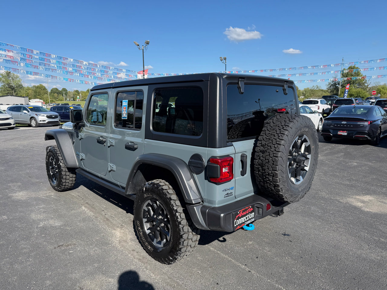 Used 2024 Jeep Wrangler Unlimited Rubicon 4xe image 7