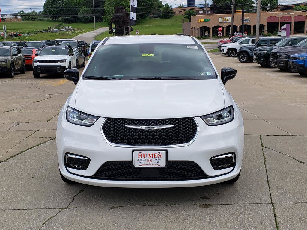 New 2026 Chrysler Pacifica Select AWD/4WD image 8