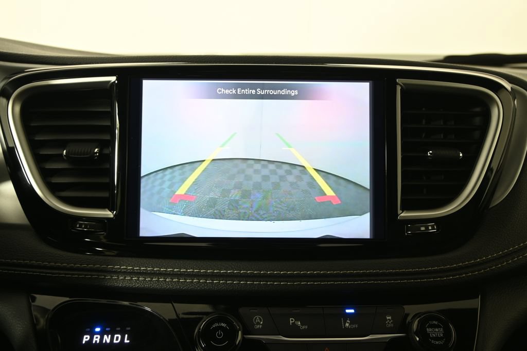 Used 2024 Chrysler Pacifica Touring FWD image 29