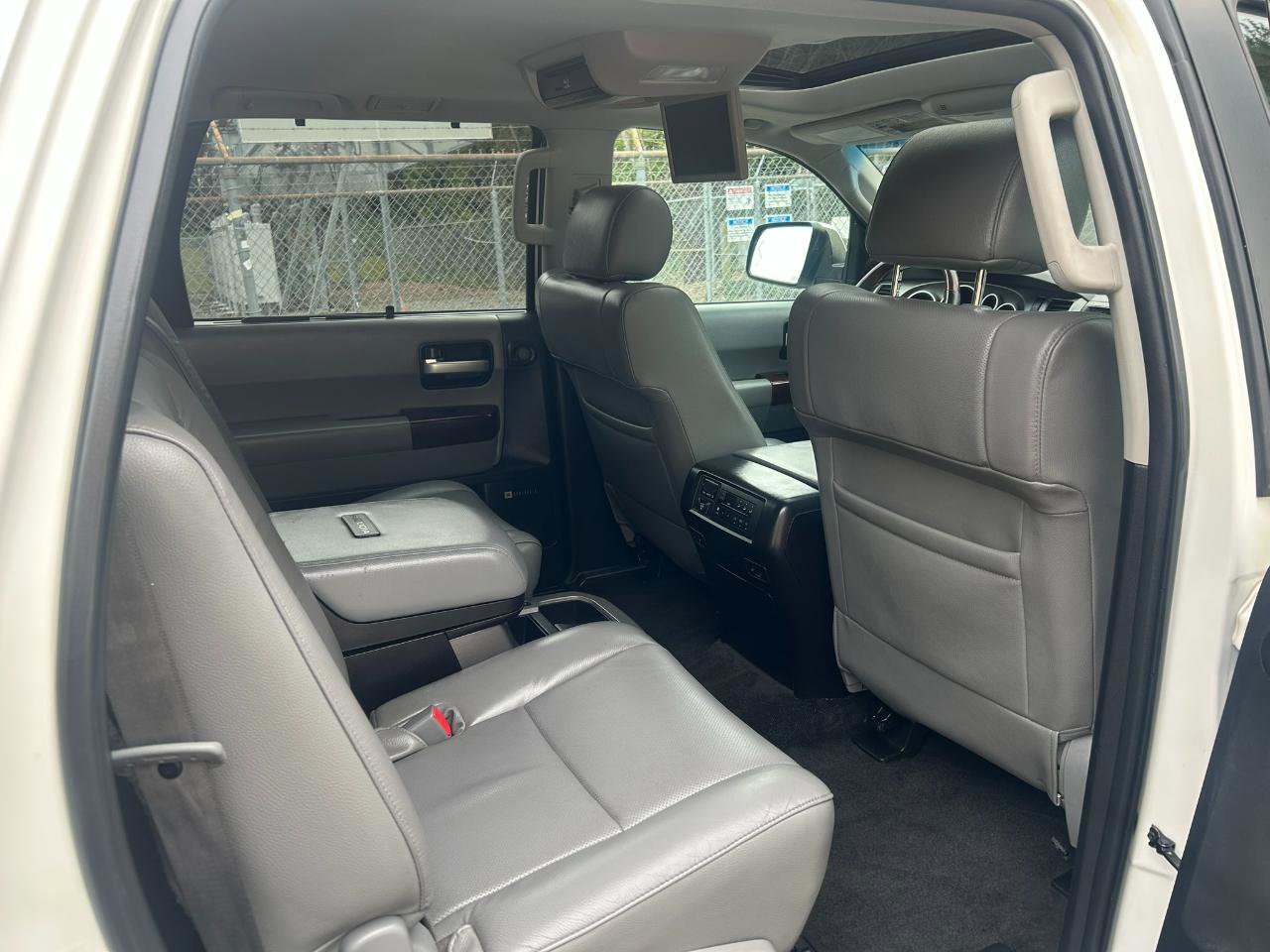 Used 2016 Toyota Sequoia Platinum AWD/4WD image 22