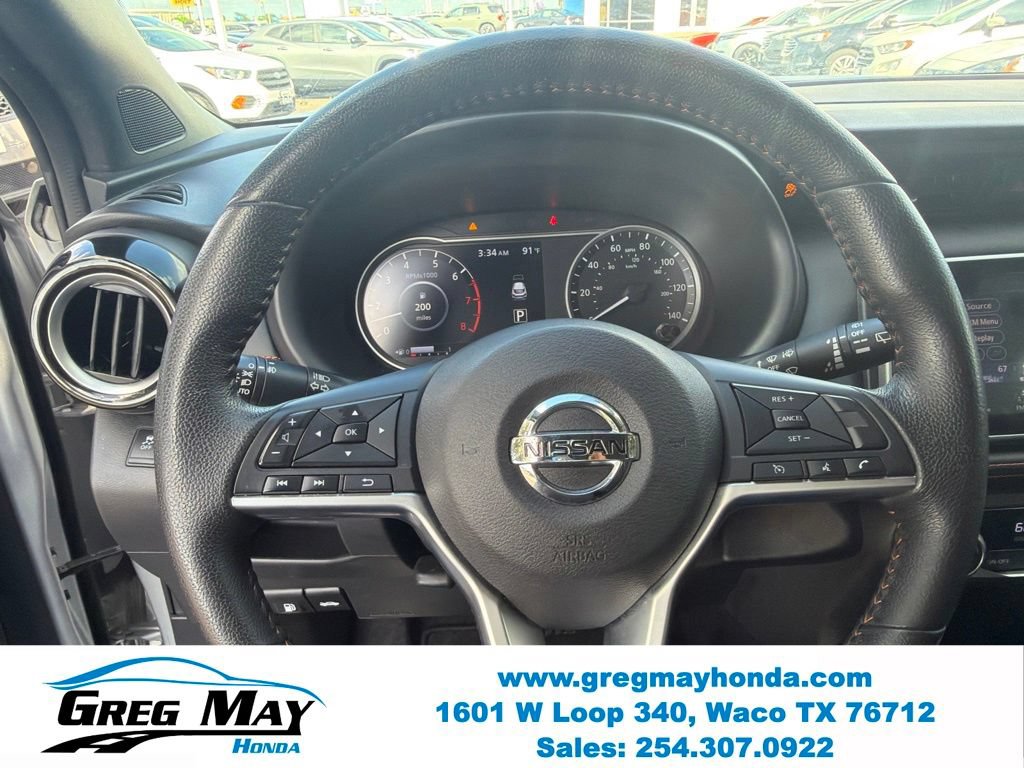 Used 2018 Nissan Kicks SR FWD image 12