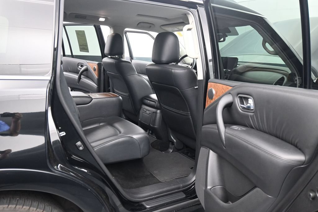 Used 2024 Nissan Armada SL w/ Captain's Chairs Package AWD/4WD image 19