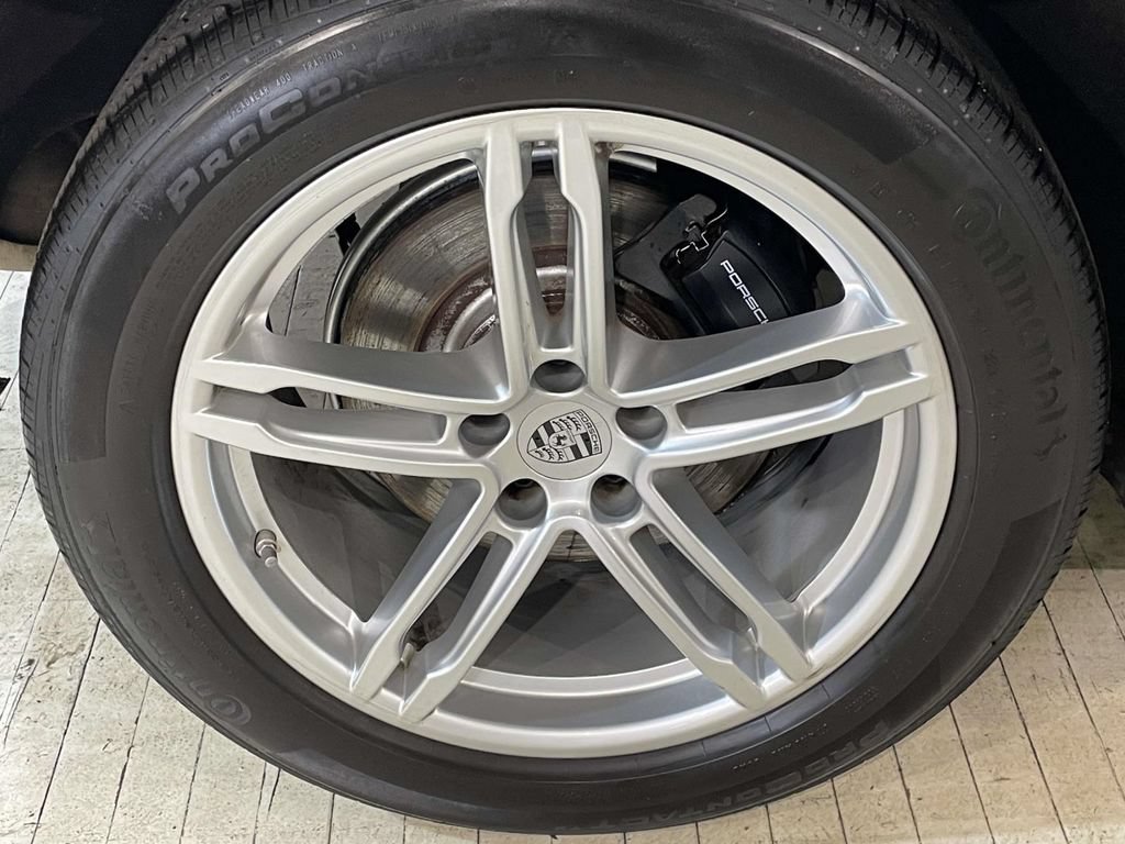 Certified 2024 Porsche Macan AWD/4WD image 15
