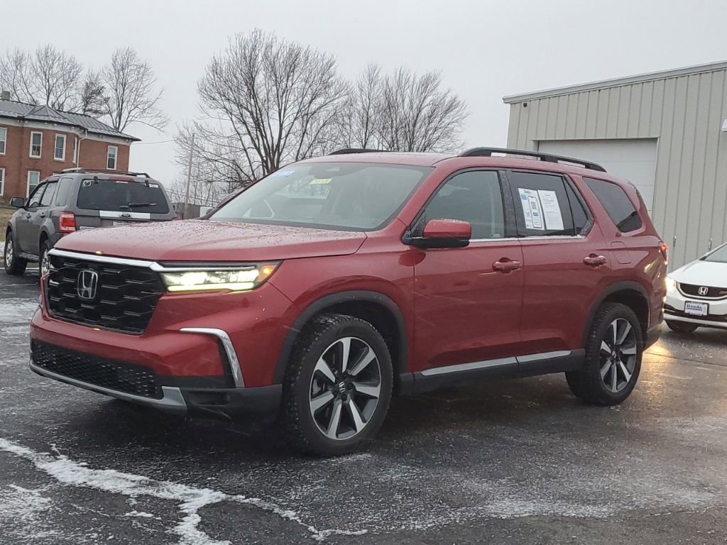 Used 2023 Honda Pilot Touring image 3