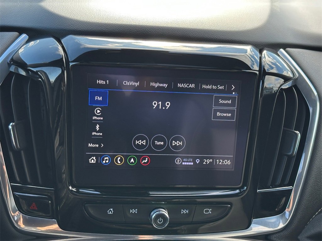 Used 2023 Chevrolet Traverse LT w/ LT Premium Package image 14