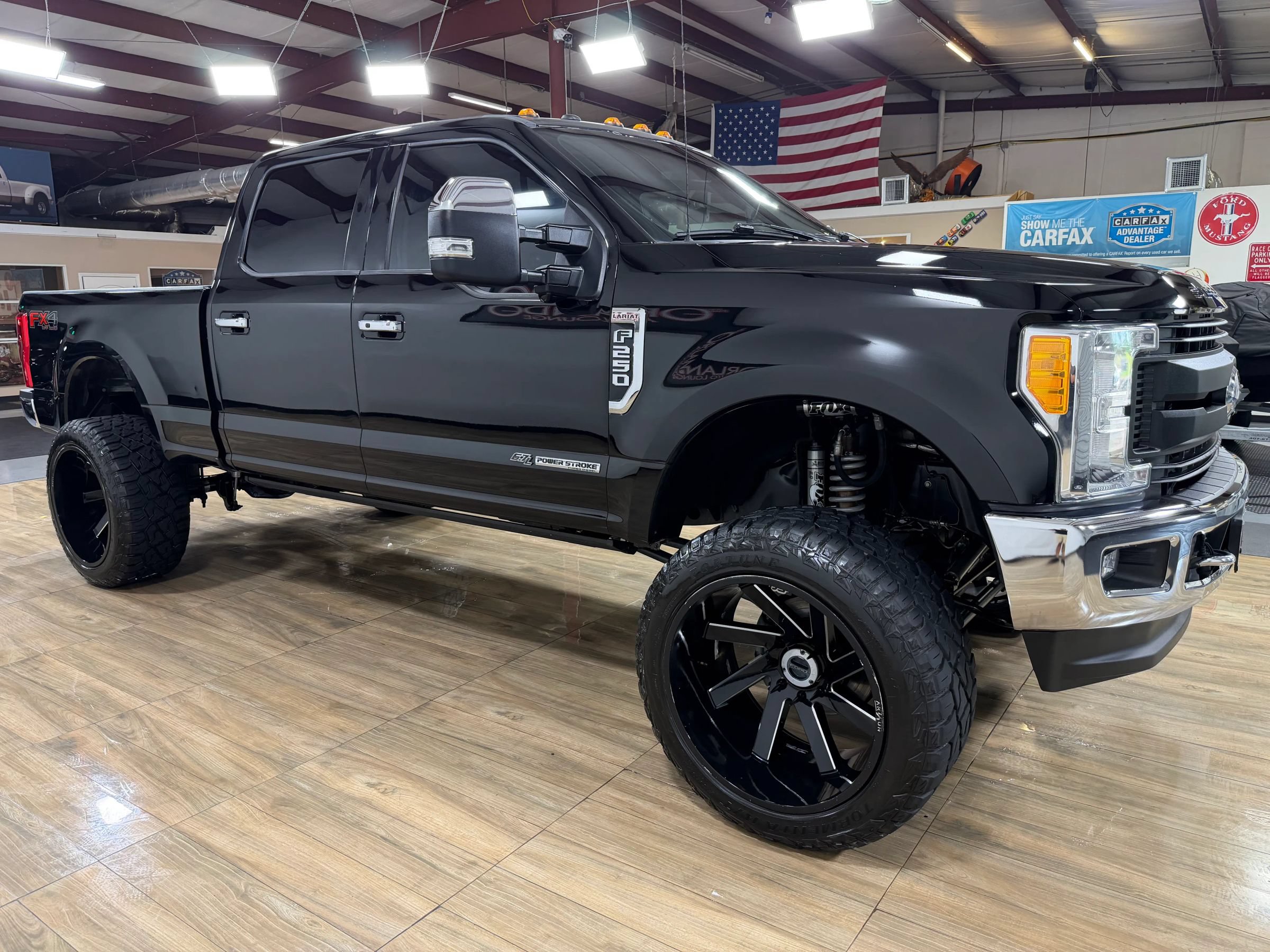 Used 2017 Ford F250 Lariat w/ Lariat Ultimate Package AWD/4WD image 3