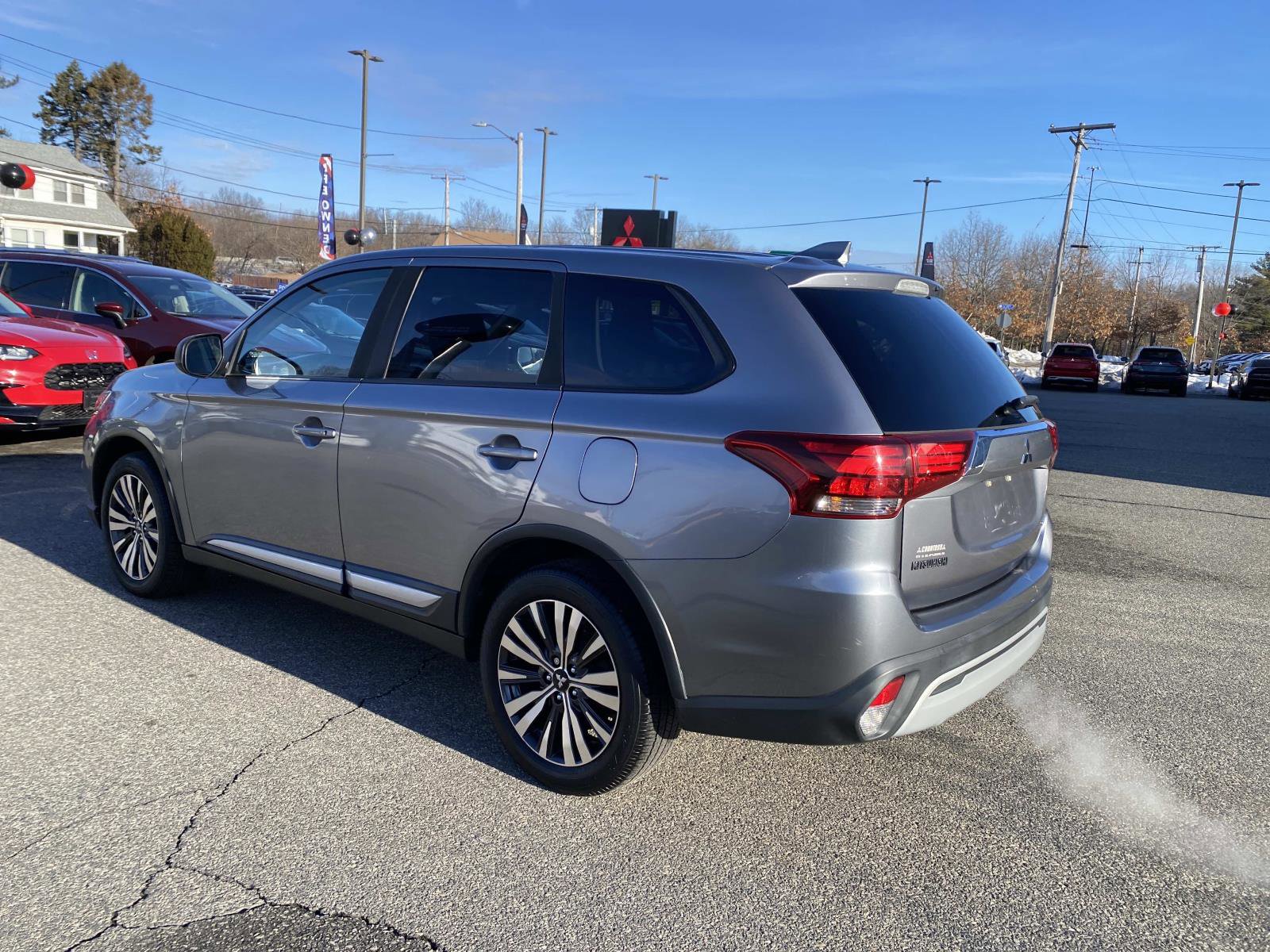 Used 2019 Mitsubishi Outlander ES image 3