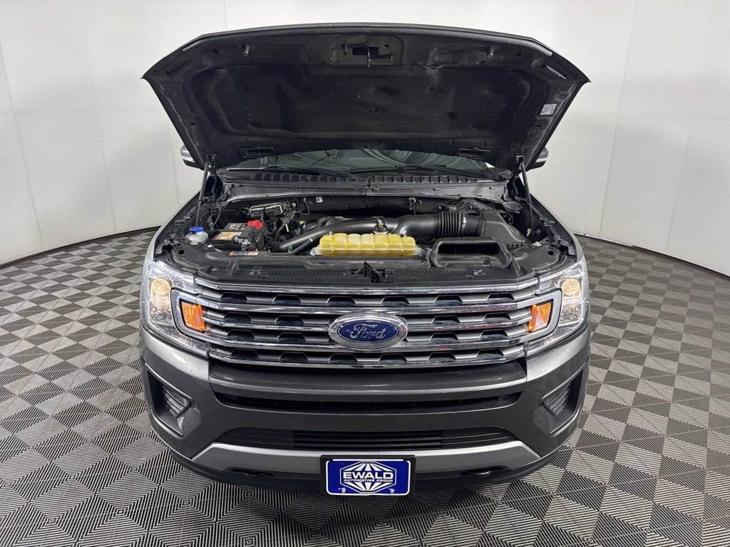 Used 2018 Ford Expedition XLT w/ Equipment Group 202A image 4