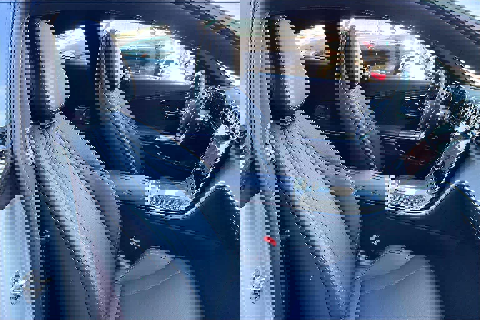 Used 2025 Mercedes-Benz CLE 300 4MATIC Coupe image 8