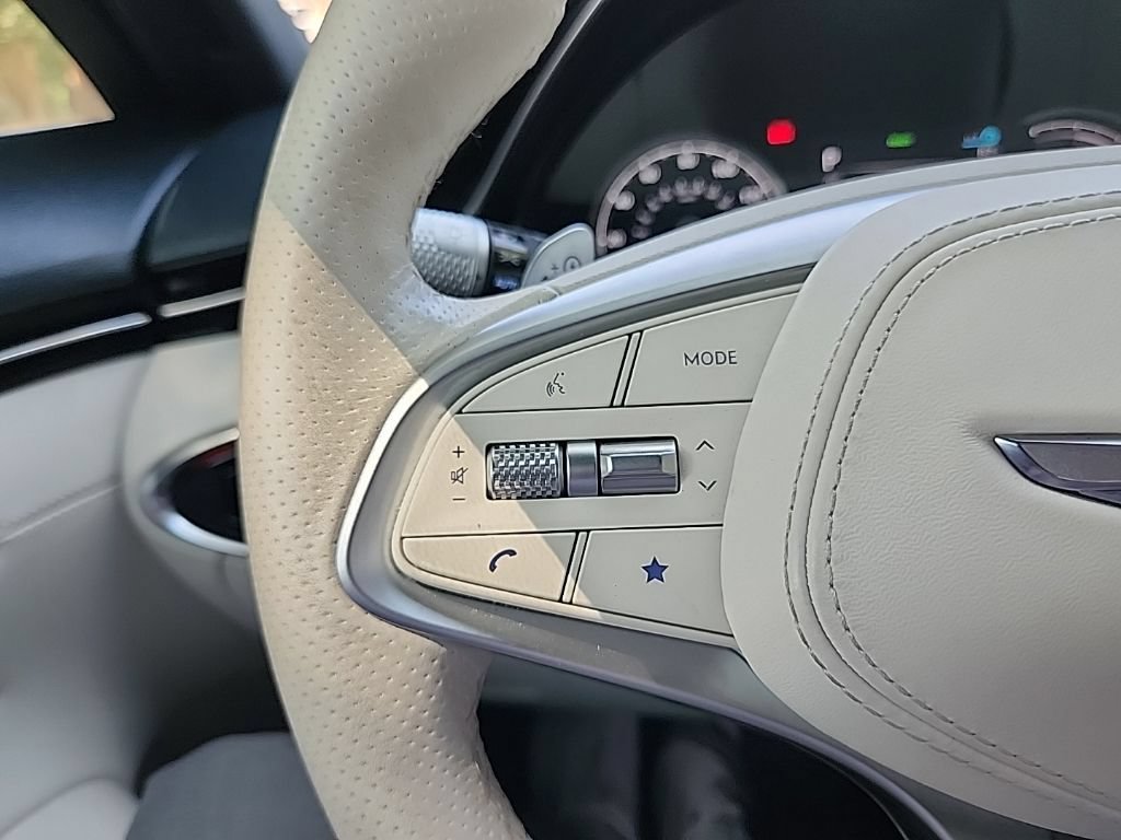 Used 2025 Genesis Electrified GV70 AWD/4WD image 9