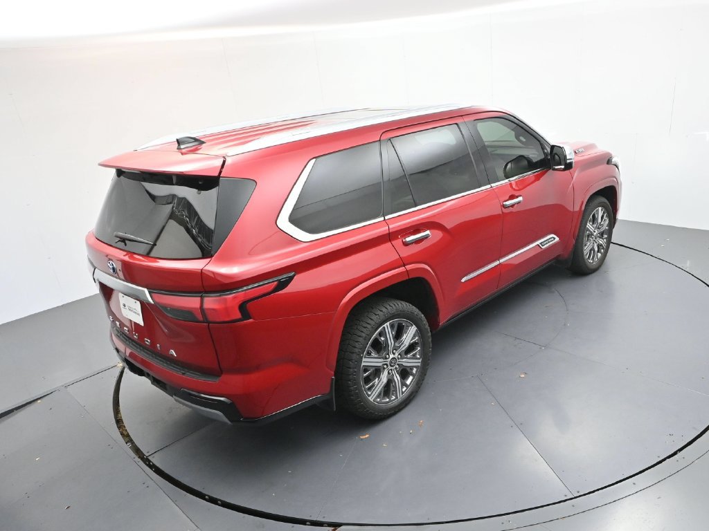 Used 2023 Toyota Sequoia Capstone AWD/4WD image 33