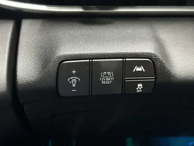 Used 2023 Hyundai Elantra Limited w/ Cargo Package FWD image 19