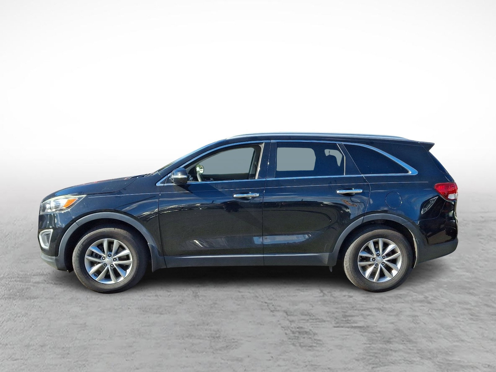 Used 2016 Kia Sorento LX image 4