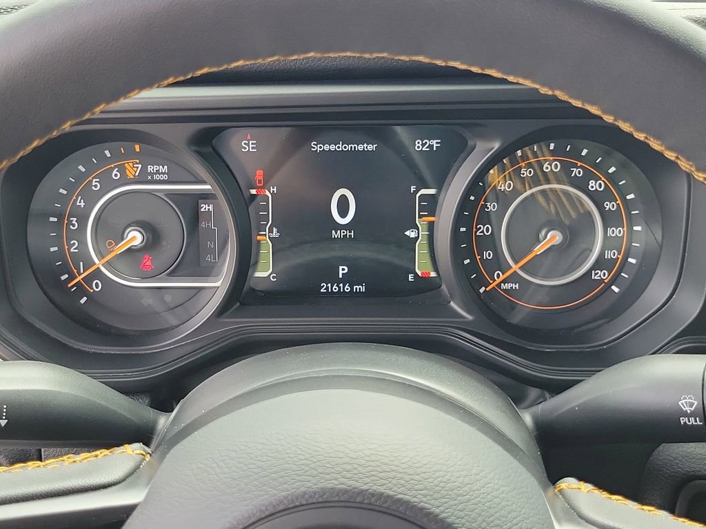 Certified 2025 Jeep Gladiator Mojave AWD/4WD image 28