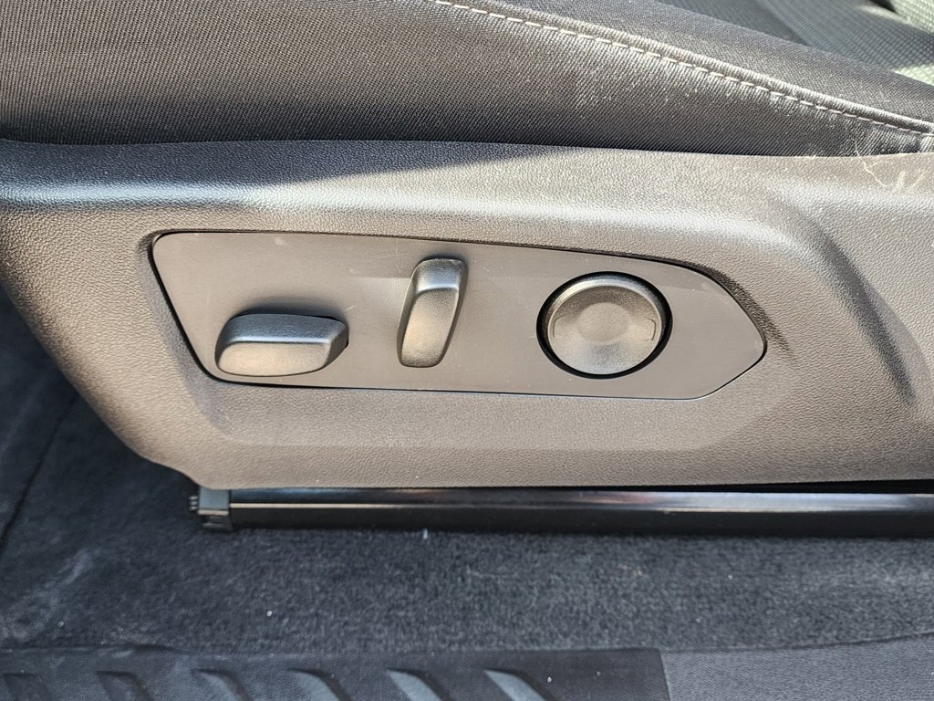 New 2026 GMC Canyon Elevation w/ Convenience Package image 16