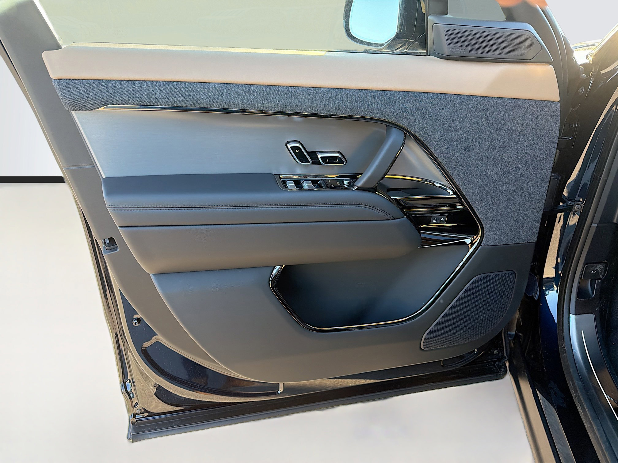 New 2026 Land Rover Range Rover Sport Dynamic SE image 23