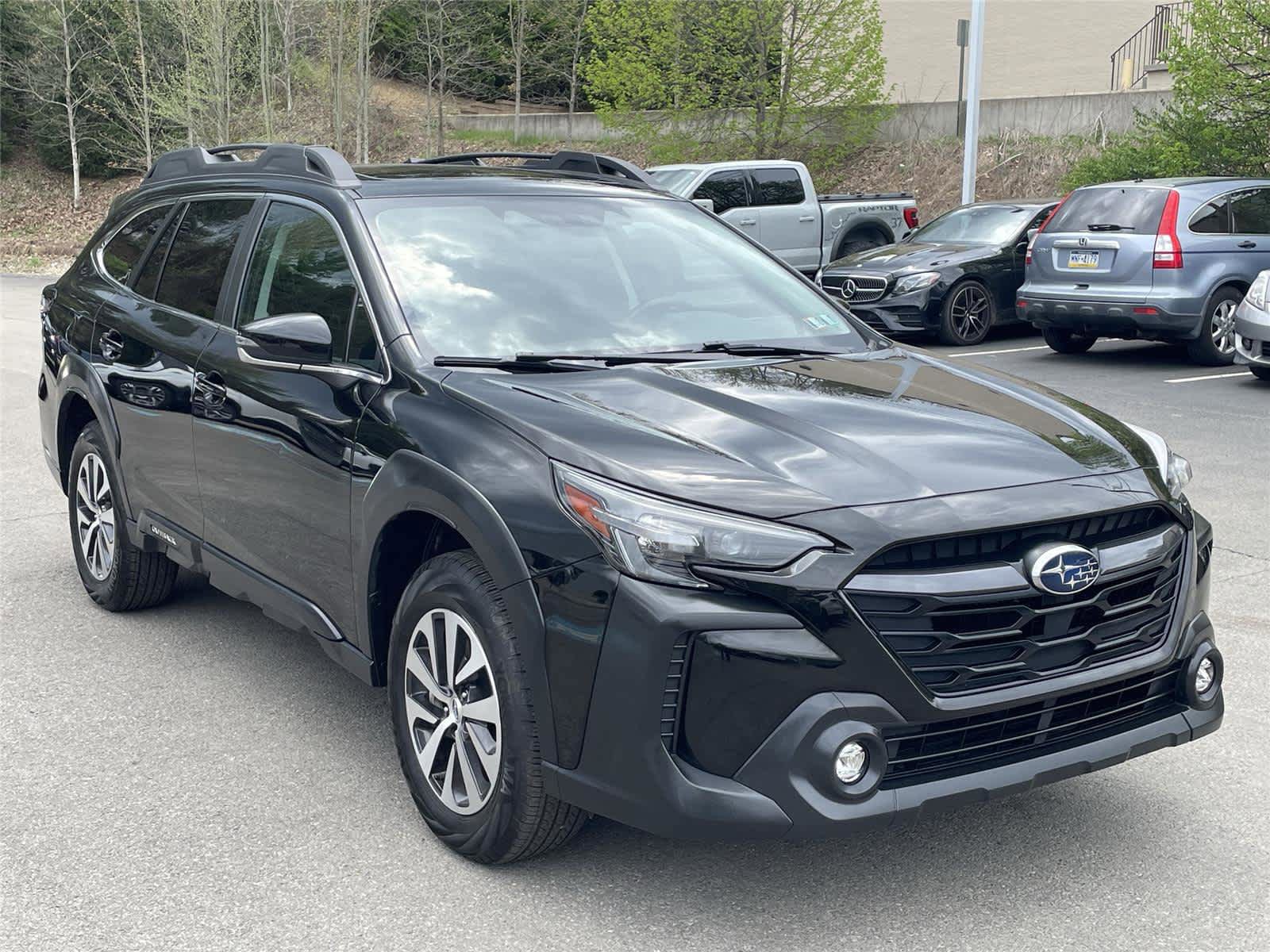 Certified 2025 Subaru Outback Premium AWD/4WD image 7