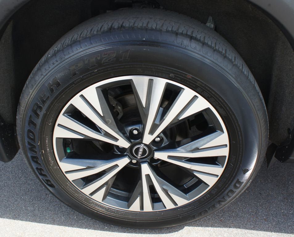 Used 2023 Nissan Rogue SV image 24