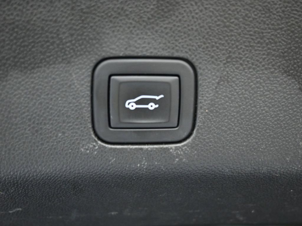 Used 2023 Chevrolet Tahoe LT image 14