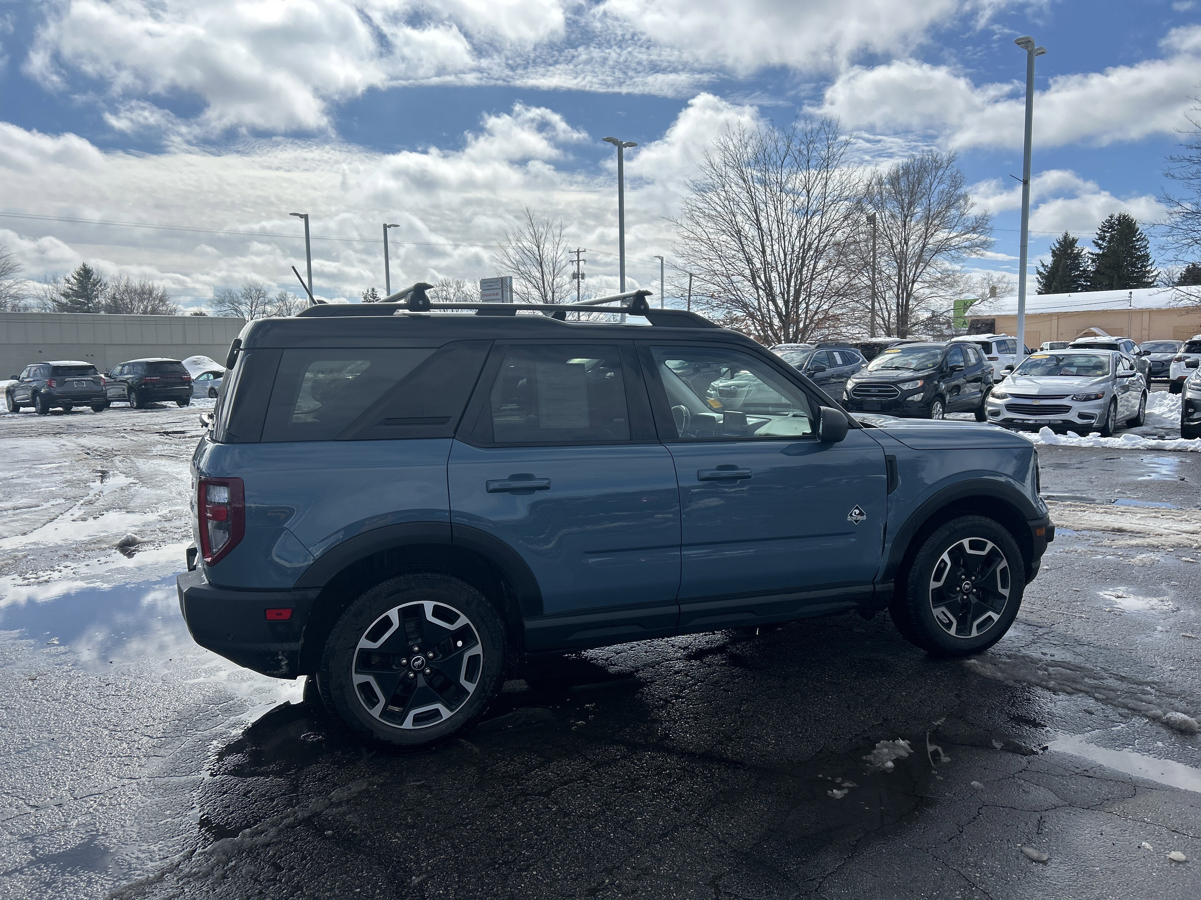 Used 2021 Ford Bronco Sport Outer Banks w/ Outer Banks Package (96D) image 3