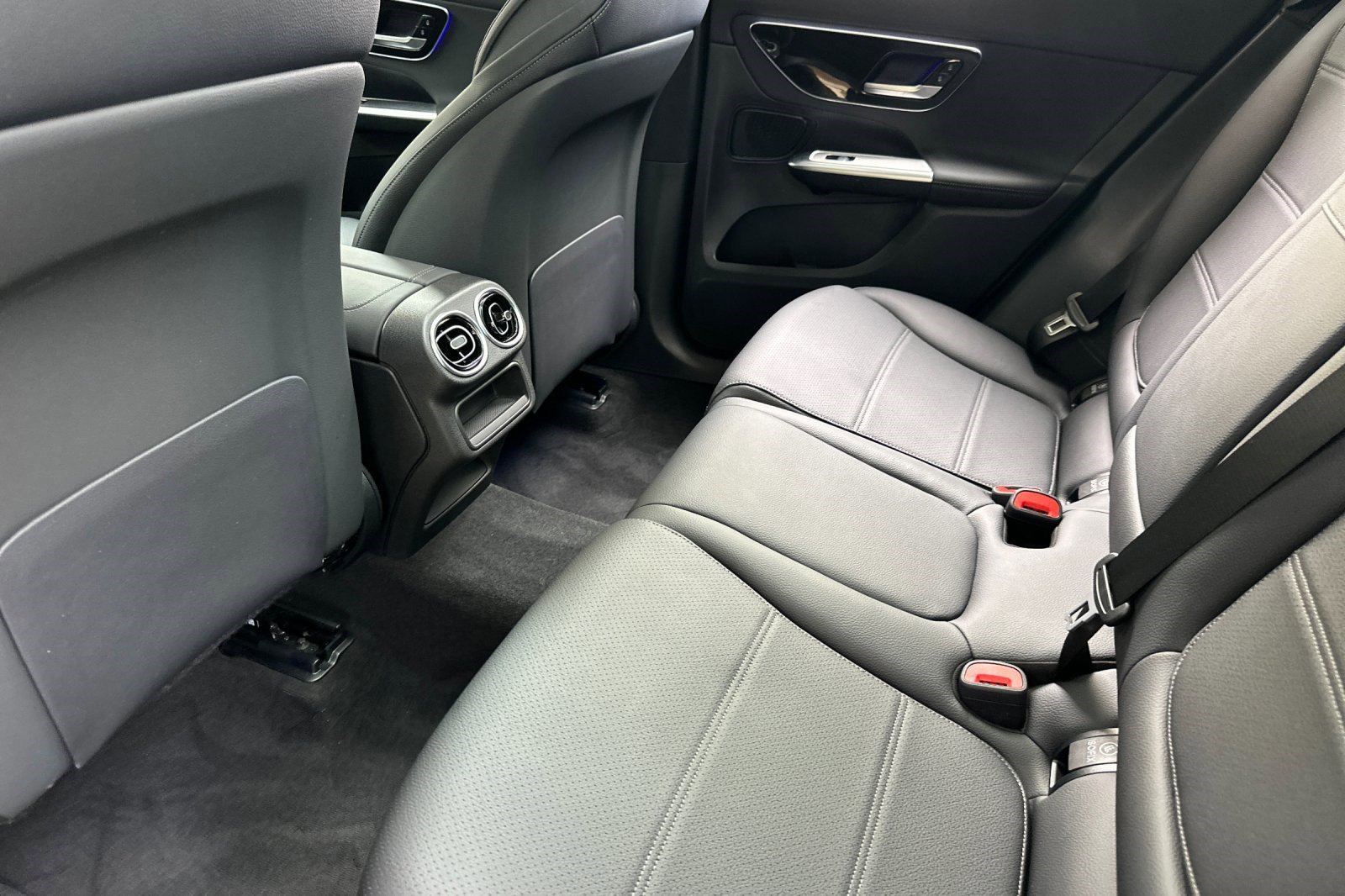 New 2025 Mercedes-Benz GLC 350e 4MATIC image 28