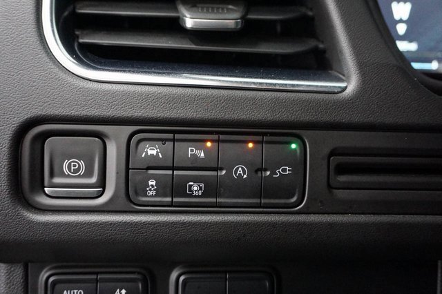 Used 2022 GMC Yukon SLT w/ SLT Premium Package image 12