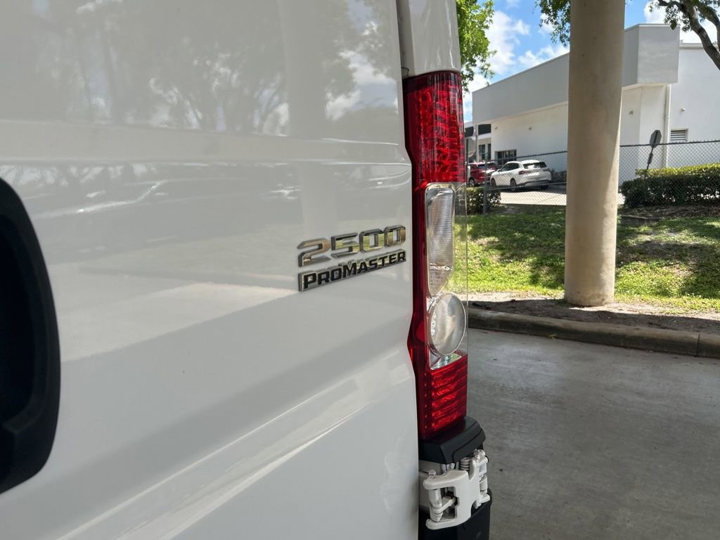 Used 2025 RAM ProMaster 2500 w/ Convenience Group FWD image 16