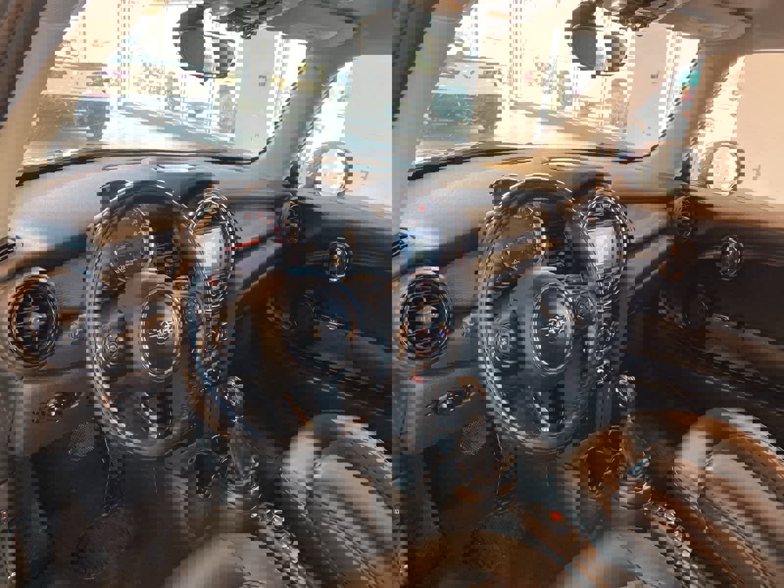 Used 2019 MINI Cooper 2-Door Hardtop image 10