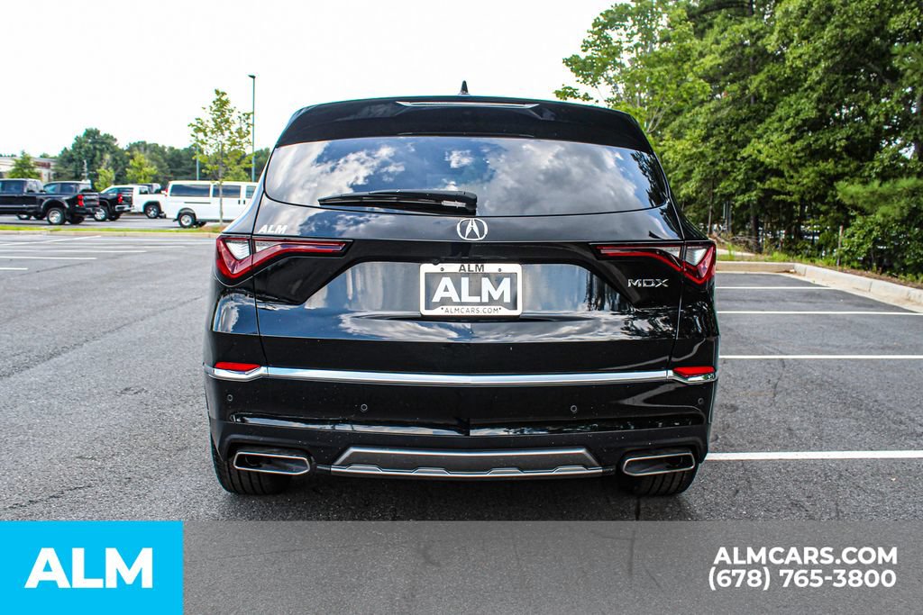 Used 2025 Acura MDX w/ Technology Package FWD image 9