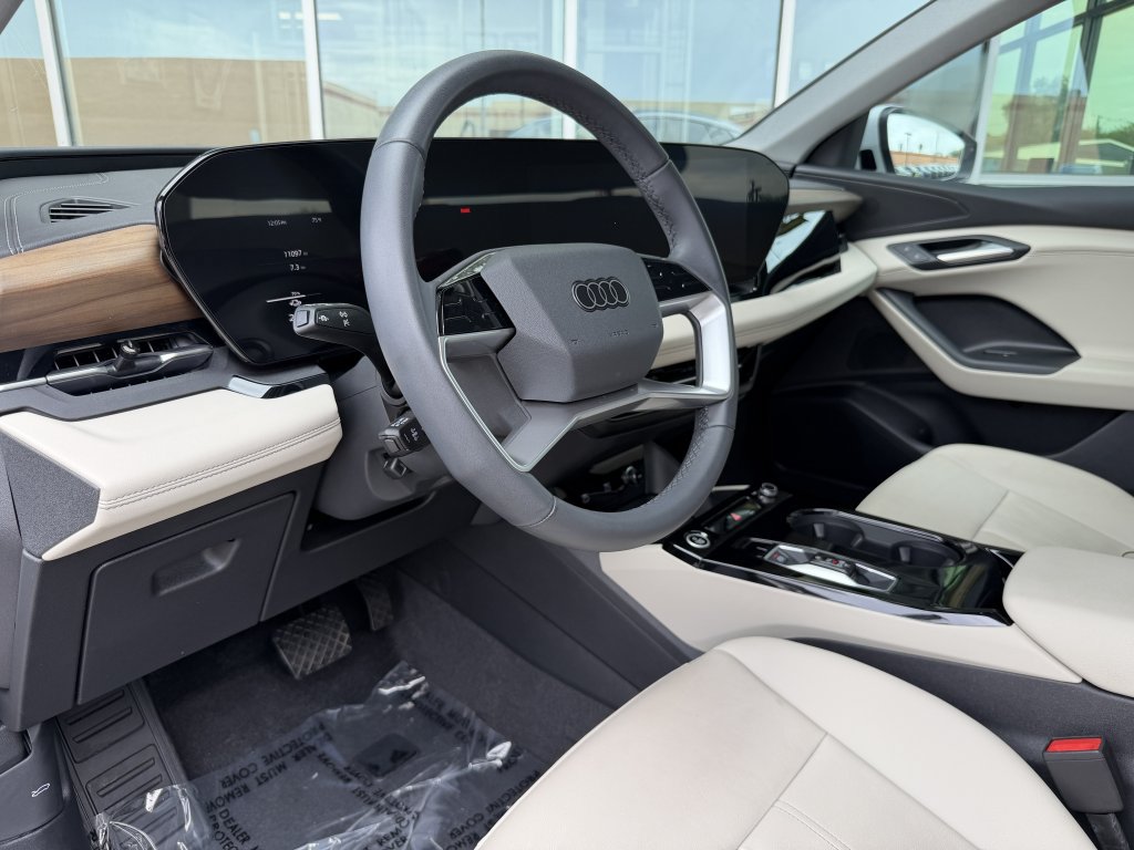 Used 2025 Audi Q6 e-tron Premium RWD image 34