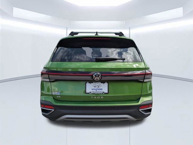 Used 2025 Volkswagen Taos SE FWD image 5
