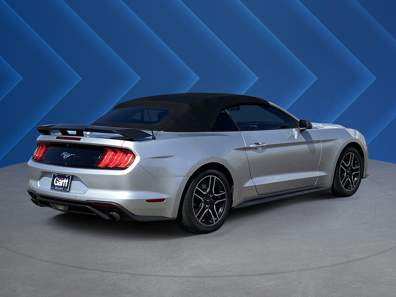Used 2019 Ford Mustang Premium RWD image 3