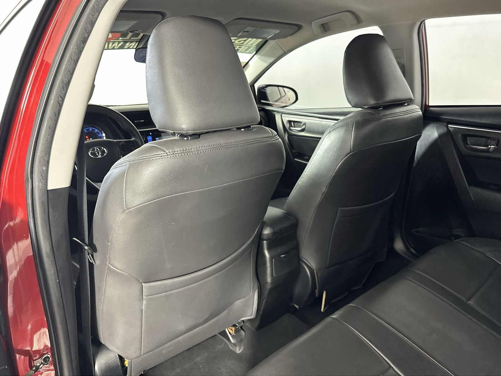 Used 2017 Toyota Corolla LE FWD image 24