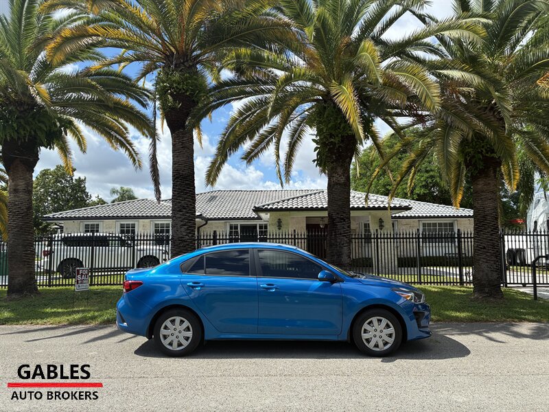 Used 2023 Kia Rio S image 2