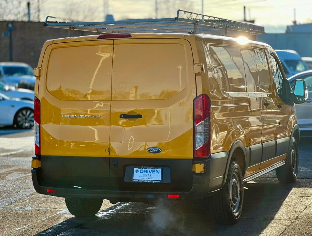 Used 2019 Ford Transit 250 130 Low Roof RWD image 5