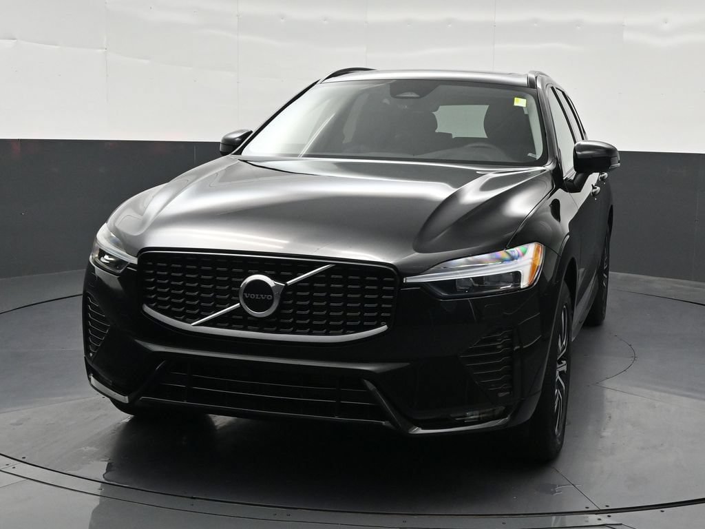 Used 2024 Volvo XC60 B5 Core w/ Protection Package Premier AWD/4WD image 9