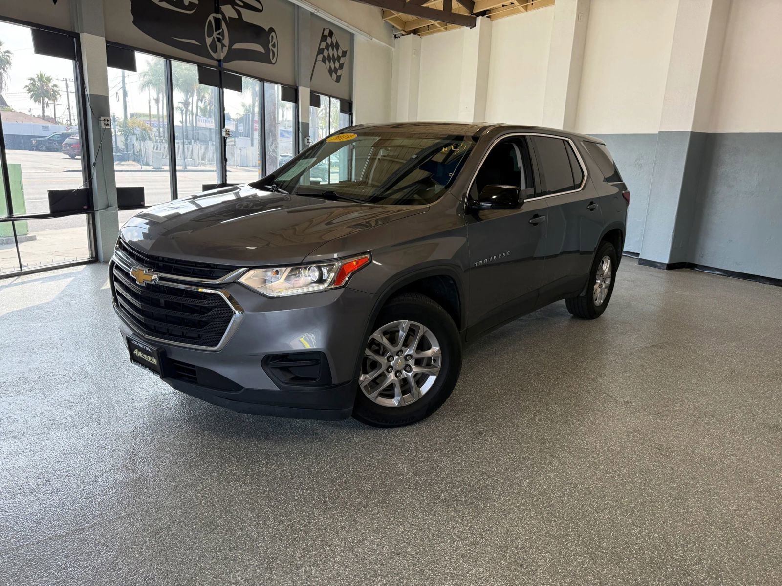 Used 2019 Chevrolet Traverse LS FWD image 3