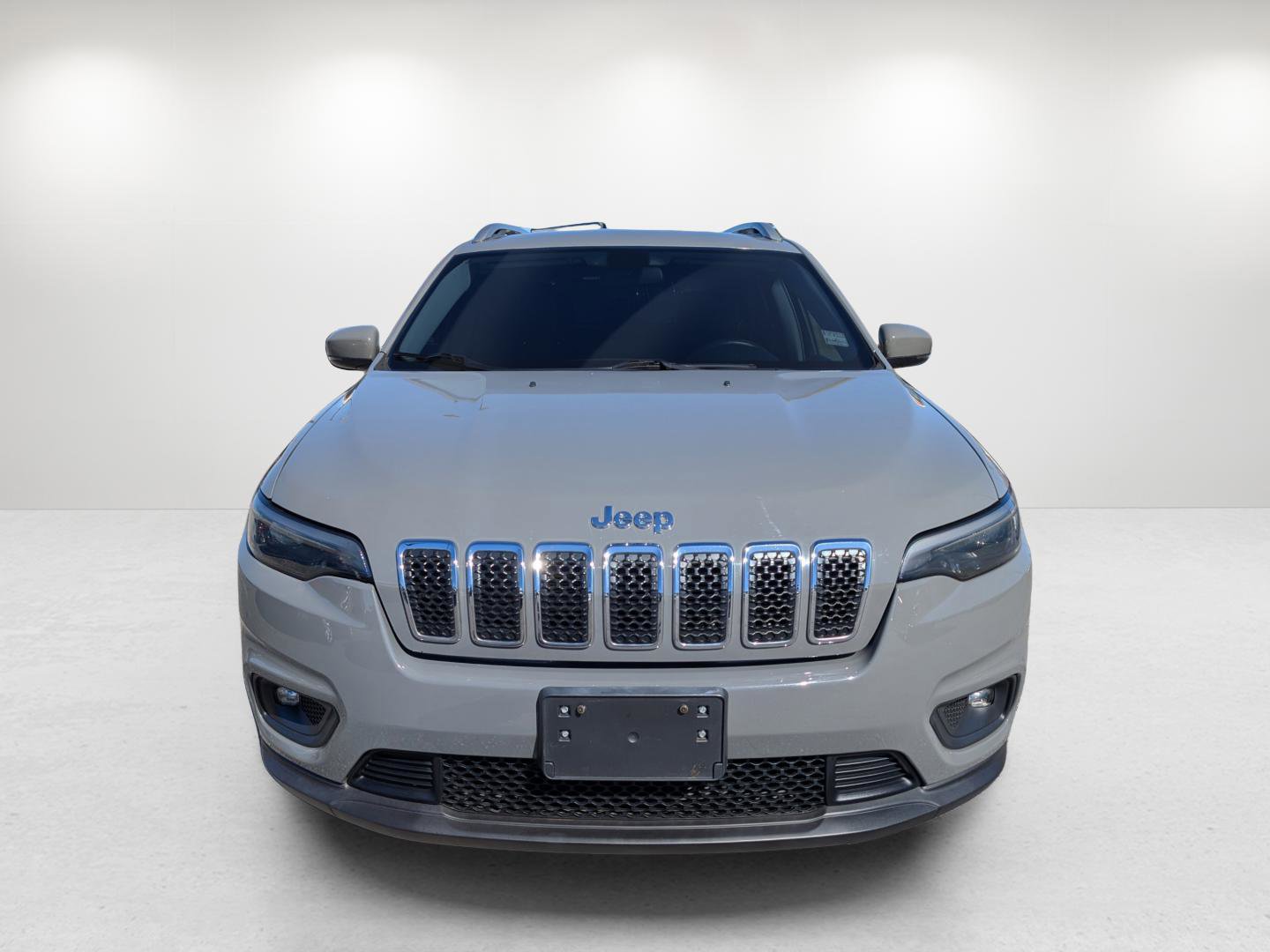 Used 2019 Jeep Cherokee Latitude Plus w/ Cold Weather Group image 2