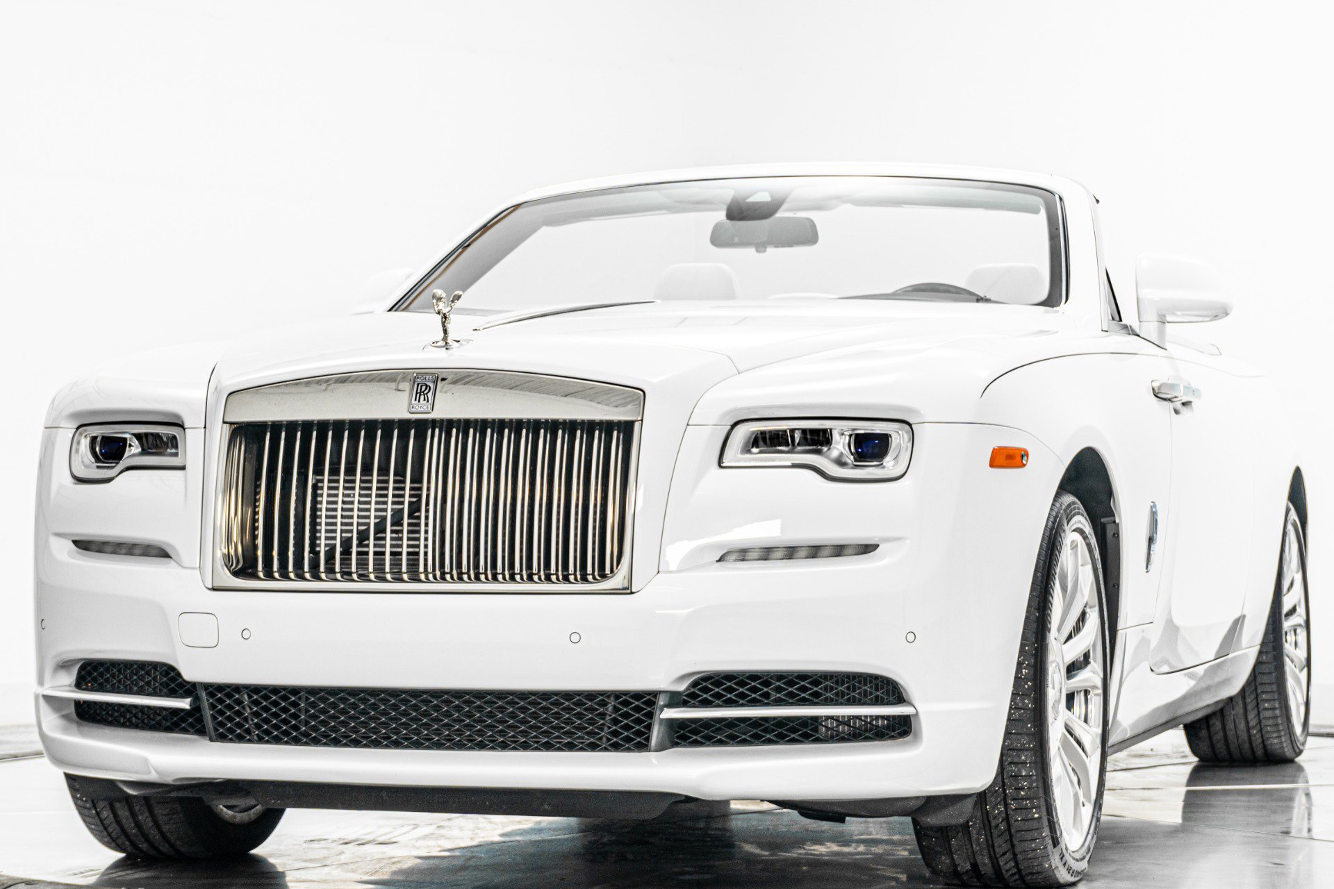 Used 2020 Rolls-Royce Dawn RWD image 5