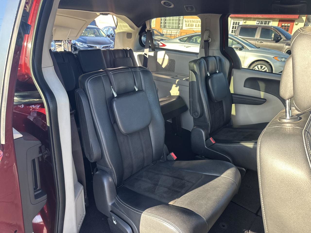 Used 2019 Dodge Grand Caravan SXT FWD image 21