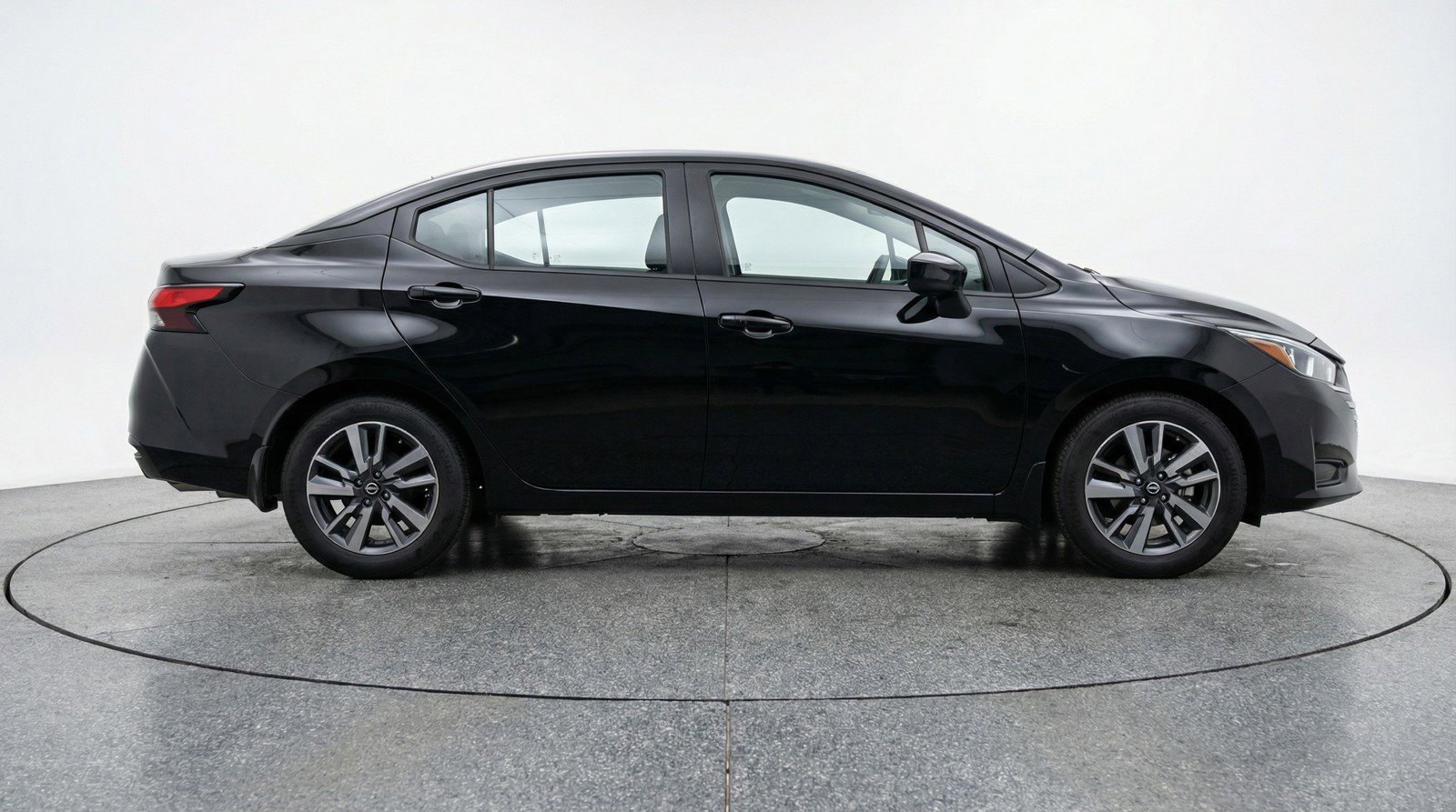 Used 2025 Nissan Versa SV image 11