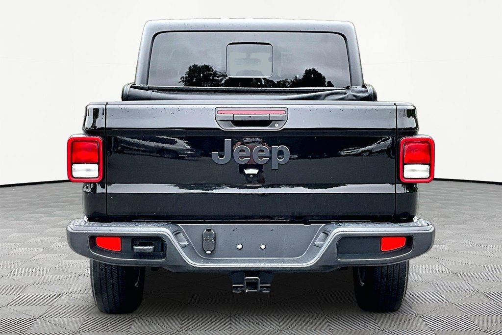 Used 2022 Jeep Gladiator Sport AWD/4WD image 6