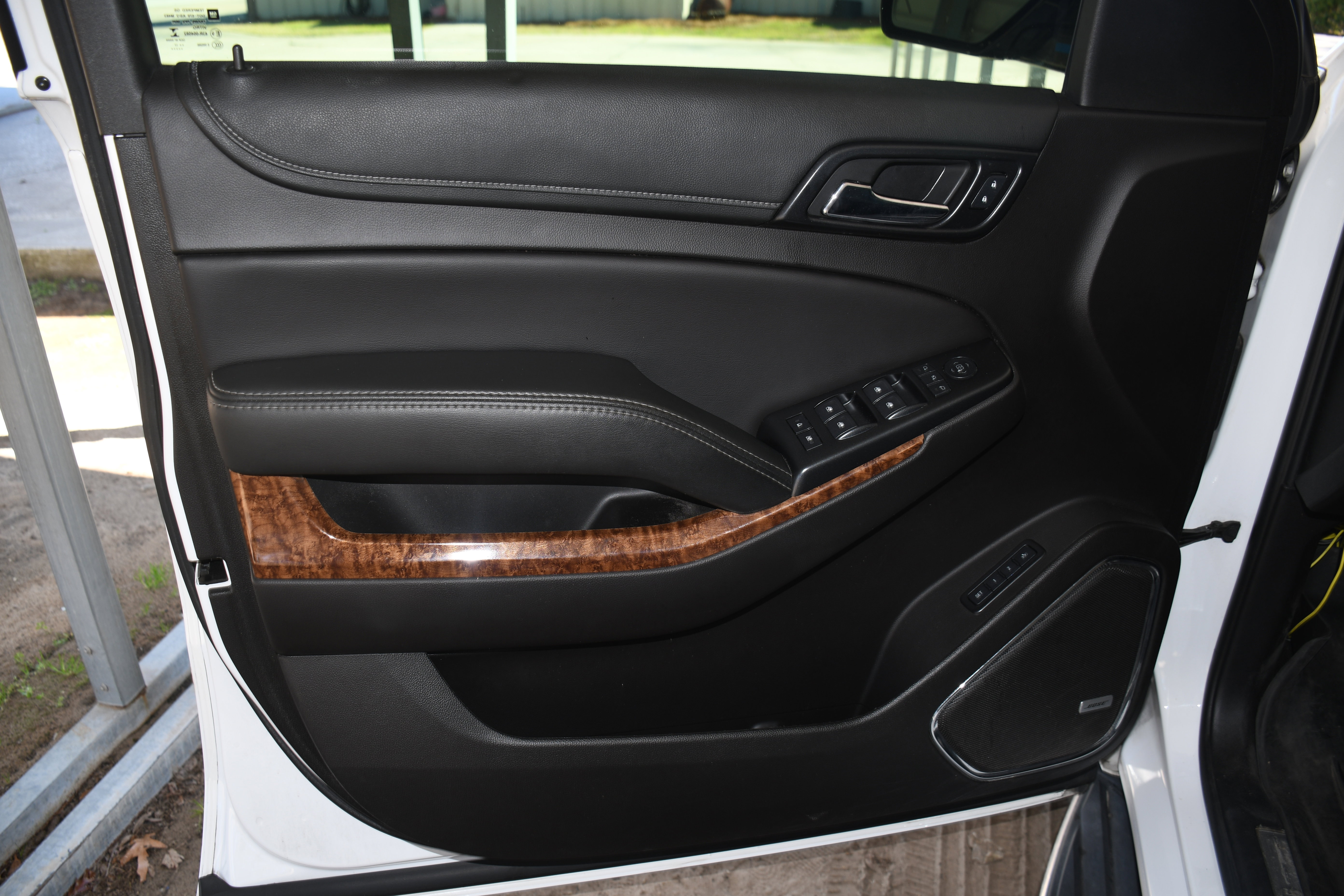 Used 2017 Chevrolet Suburban Premier image 10