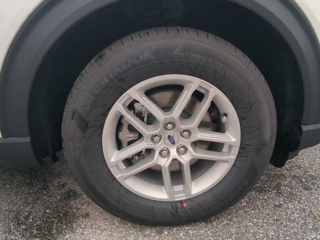 New 2026 Ford Explorer Active RWD image 12
