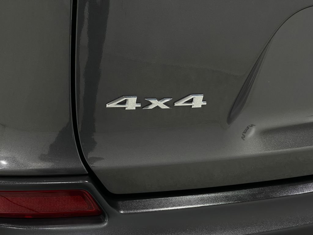 Used 2021 Jeep Cherokee Limited image 39