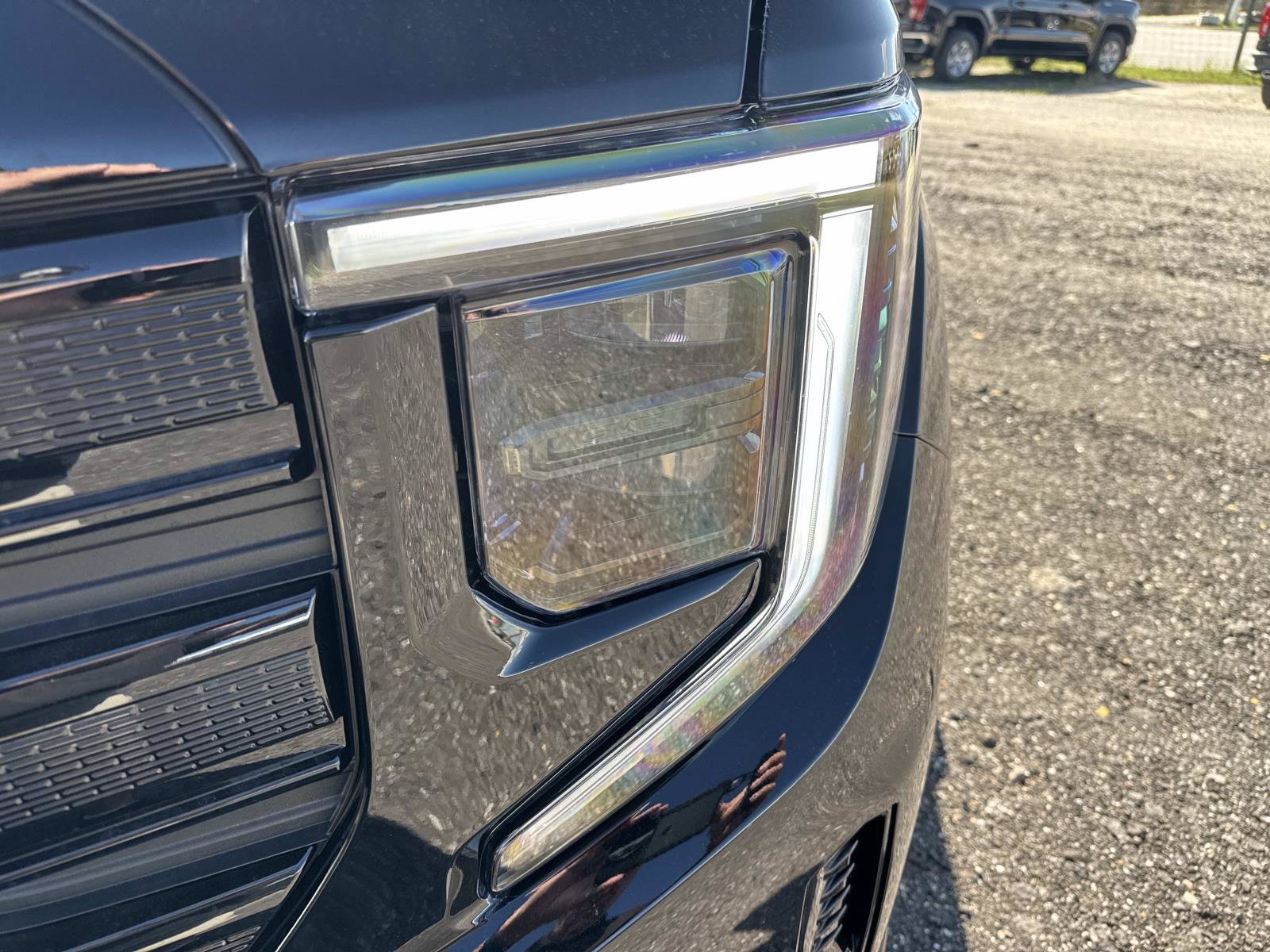 New 2026 GMC Sierra 1500 Elevation w/ LPO, Elevation Black Package AWD/4WD image 9