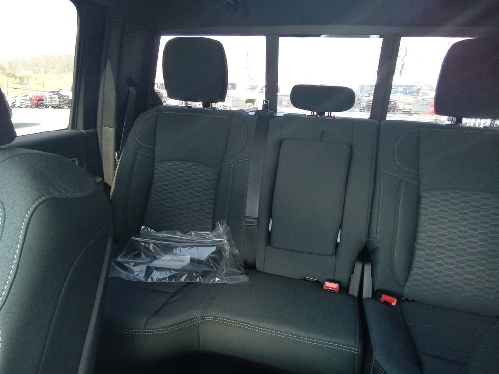 New 2026 RAM 2500 Big Horn AWD/4WD image 24