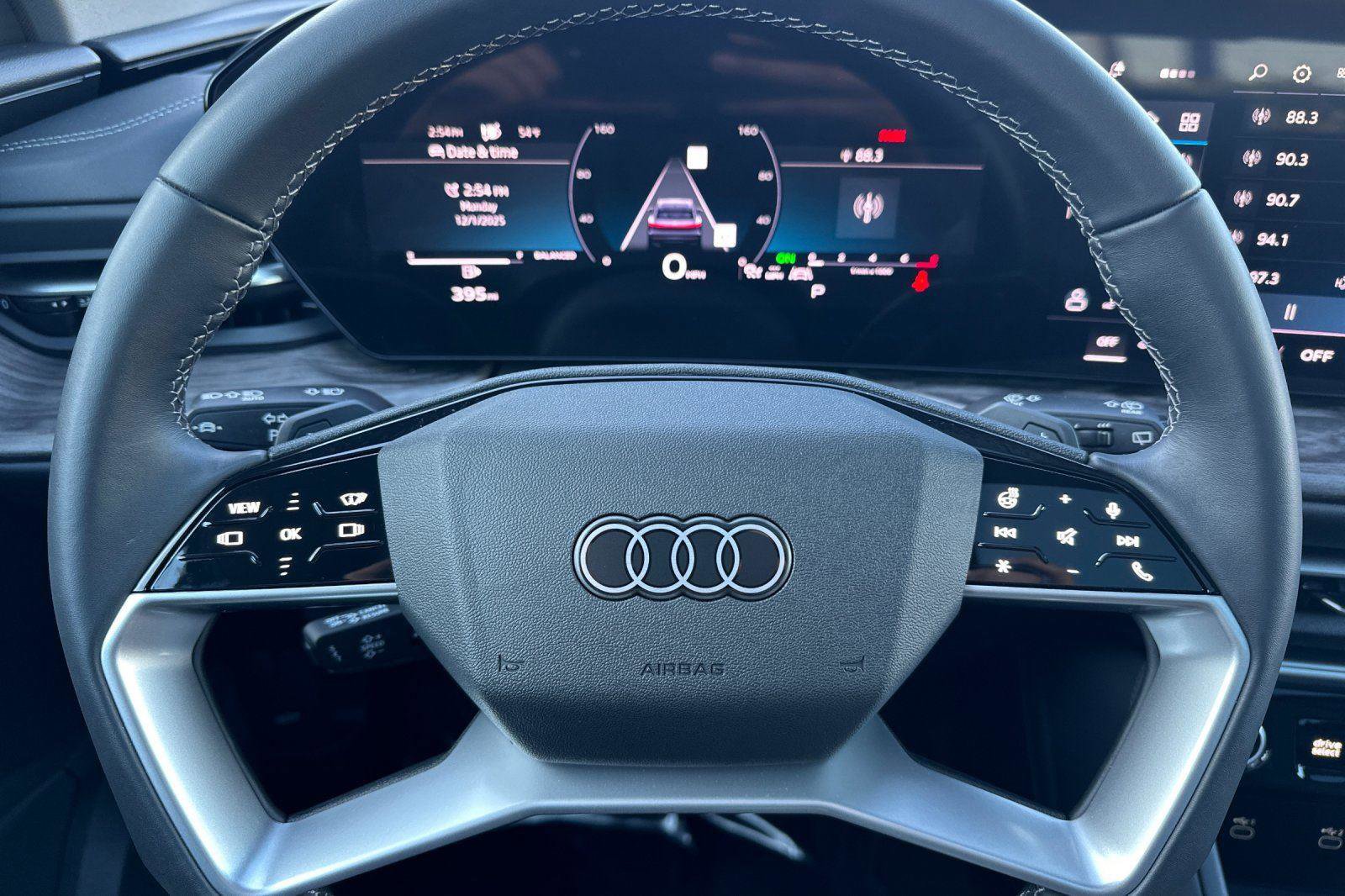 Certified 2025 Audi Q5 Premium Plus w/ Premium Plus image 24