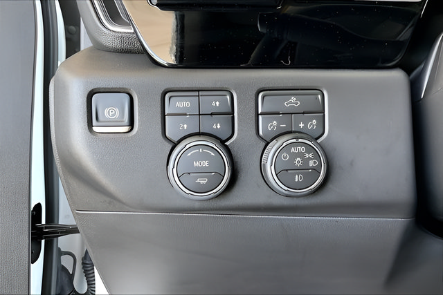 Used 2026 Chevrolet Silverado 1500 LT Trail Boss AWD/4WD image 24
