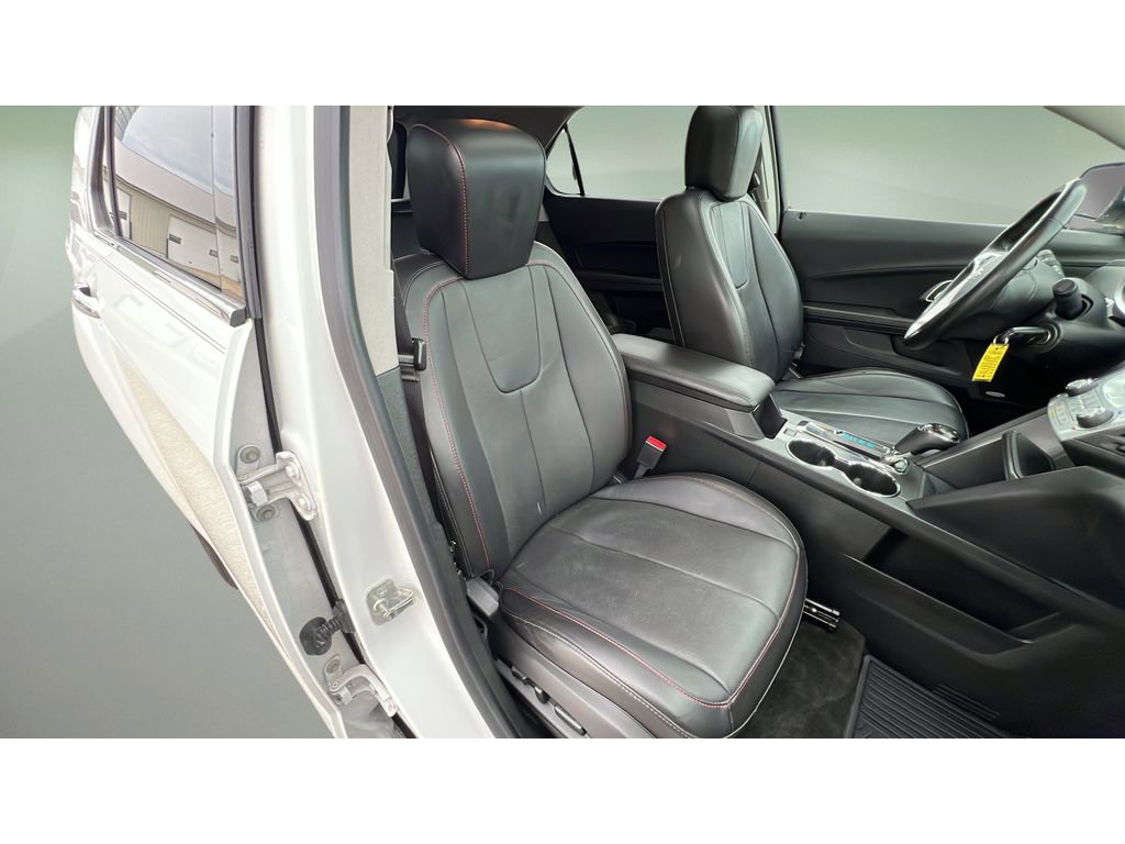 Used 2017 Chevrolet Equinox Premier w/ Enhanced Convenience Package AWD/4WD image 32